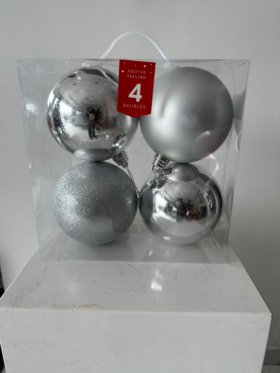 Festive Feeling 15cm Christmas Baubles 4 Packs - Image 4